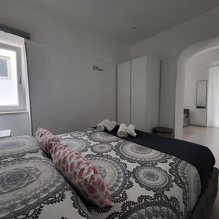 B&B Tra Le Vie Del Borgo เวียสเต ห้อง รูปภาพ