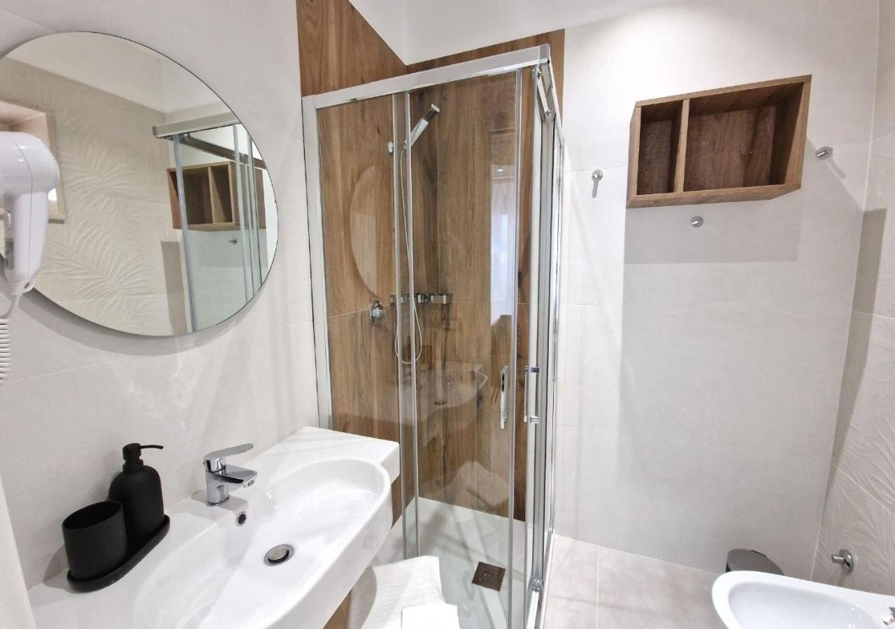 B&B Tra Le Vie Del Borgo เวียสเต ภายนอก รูปภาพ